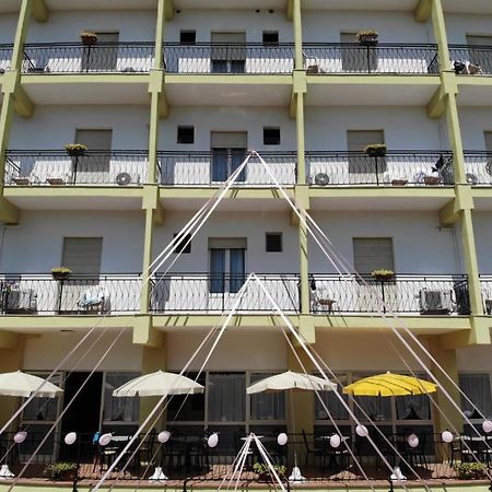 Hotel Ines Cesenatico Eksteriør bilde