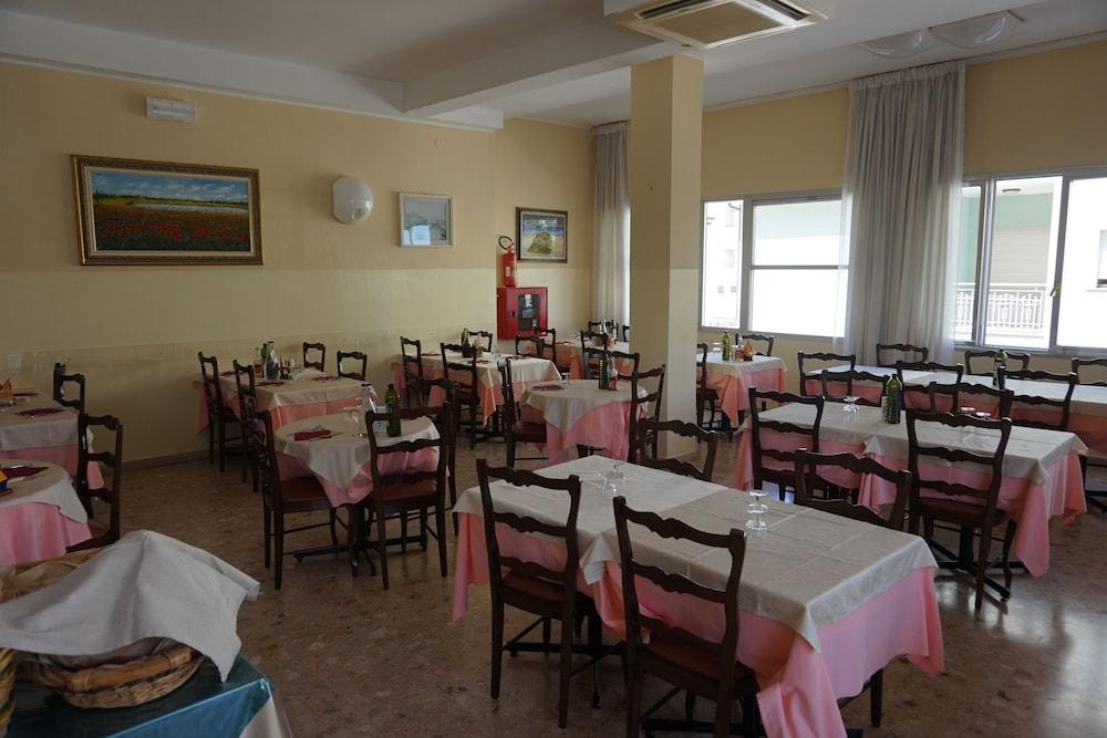 Hotel Ines Cesenatico Eksteriør bilde