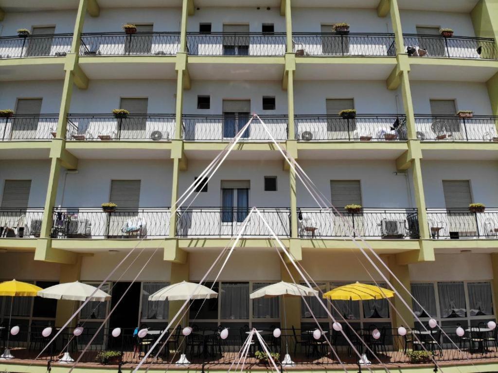 Hotel Ines Cesenatico Eksteriør bilde